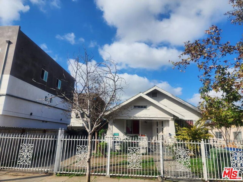 1147 Ardmore Ave