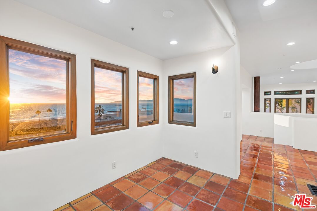 Vista Del Mar photo 15