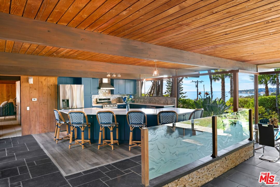 Sea Vista photo 15