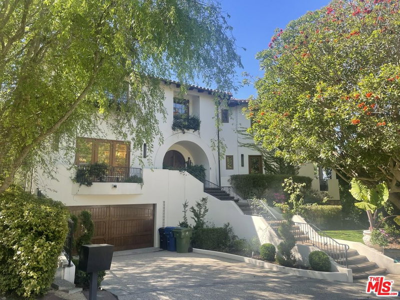 3057 Beverly Glen Cir
