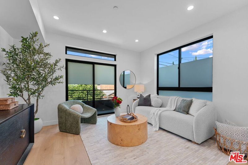 5443 Blackwelder St