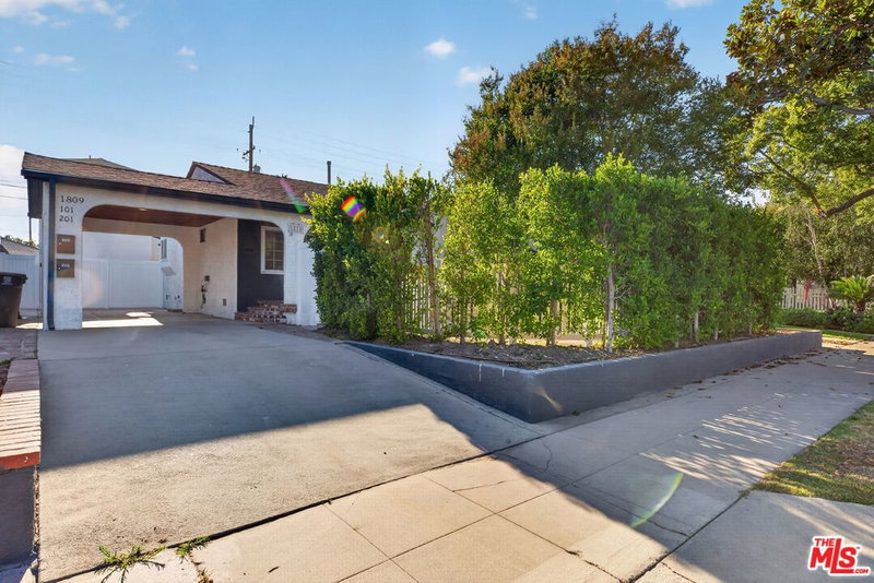 1811 Avon St