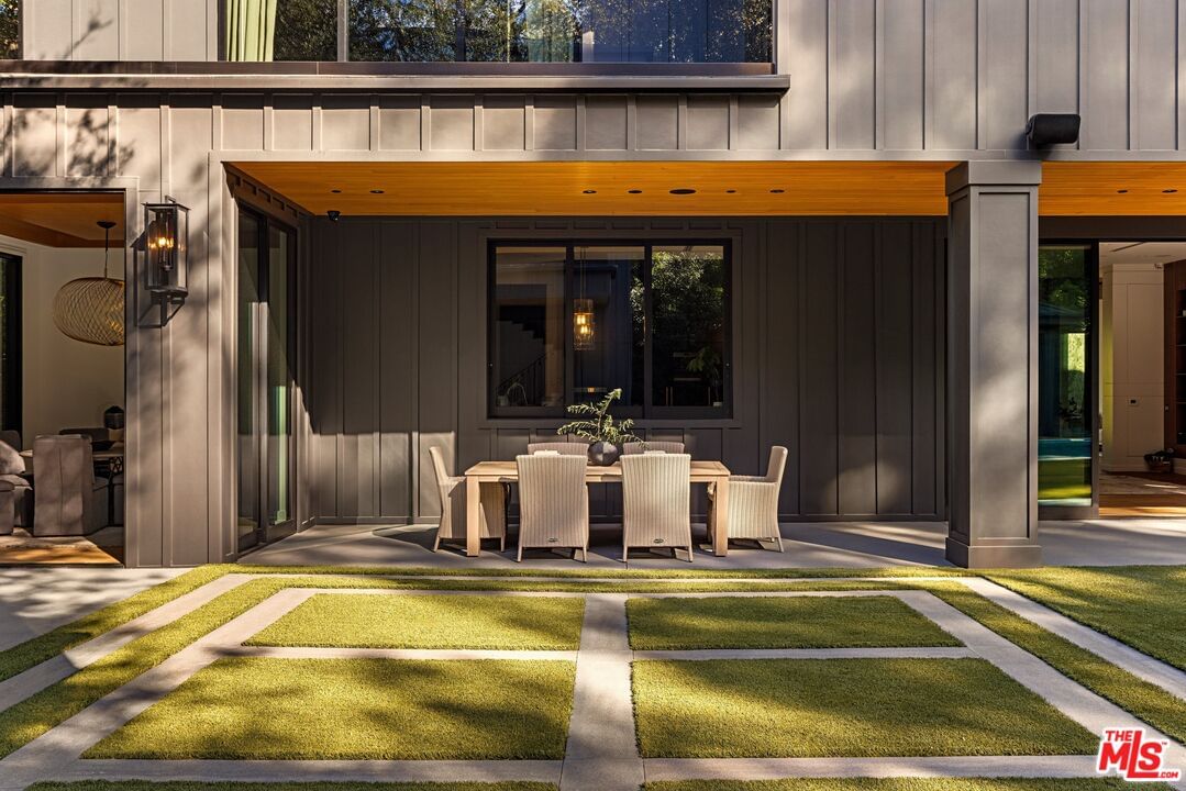 Encino photo 20