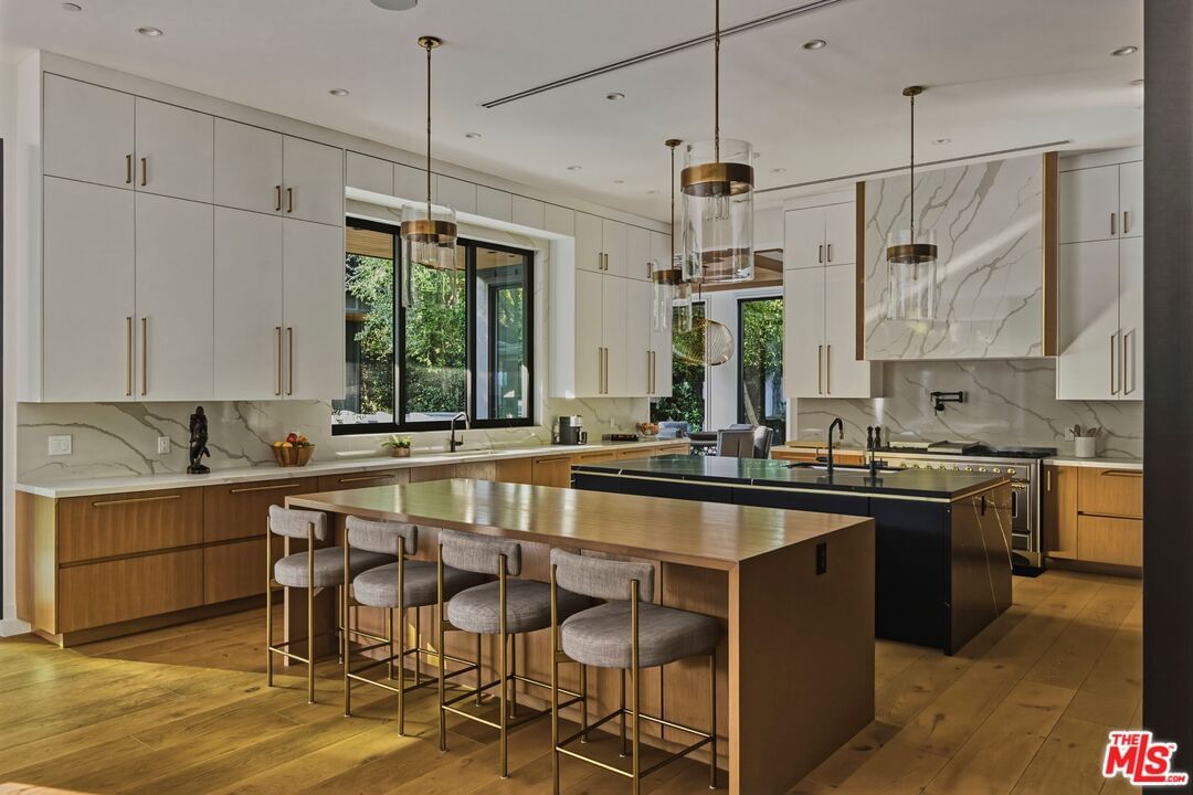 Encino photo 4