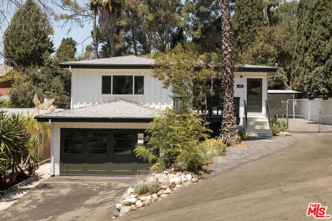 963 Pine Grove Ave