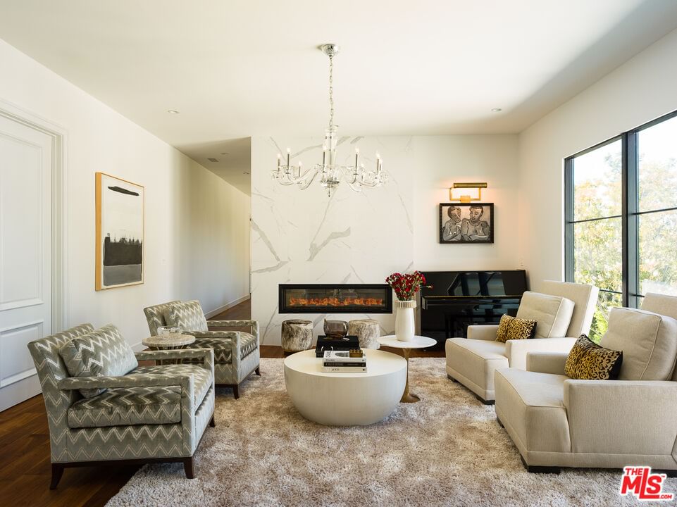 Parkway Calabasas photo 36