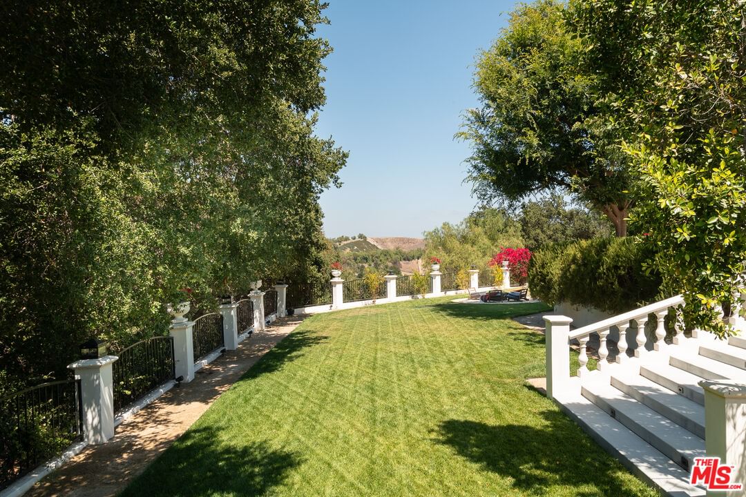 Parkway Calabasas photo 51
