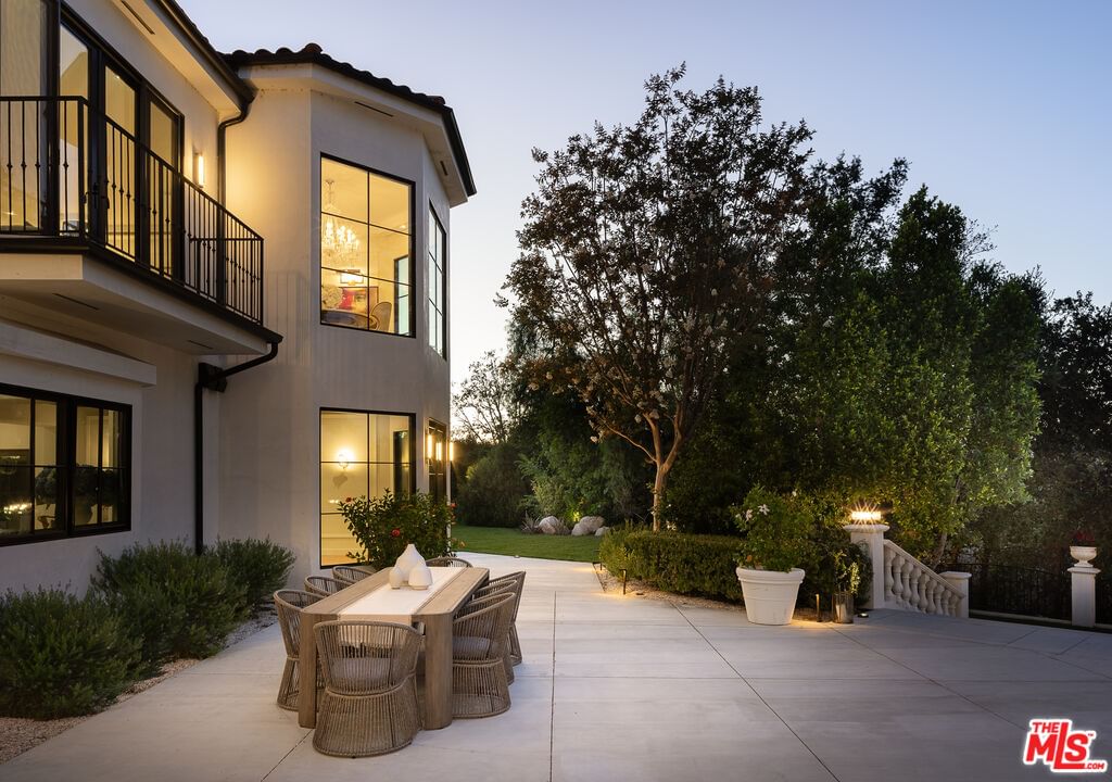 Parkway Calabasas photo 56