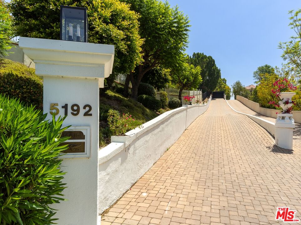 Parkway Calabasas photo 61