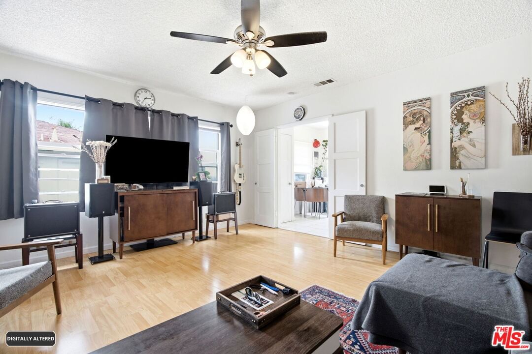 Glenoaks photo 27
