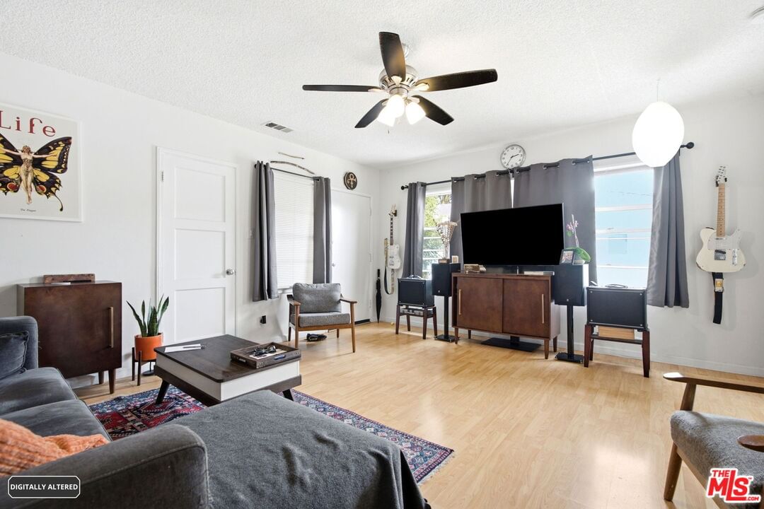 Glenoaks photo 28