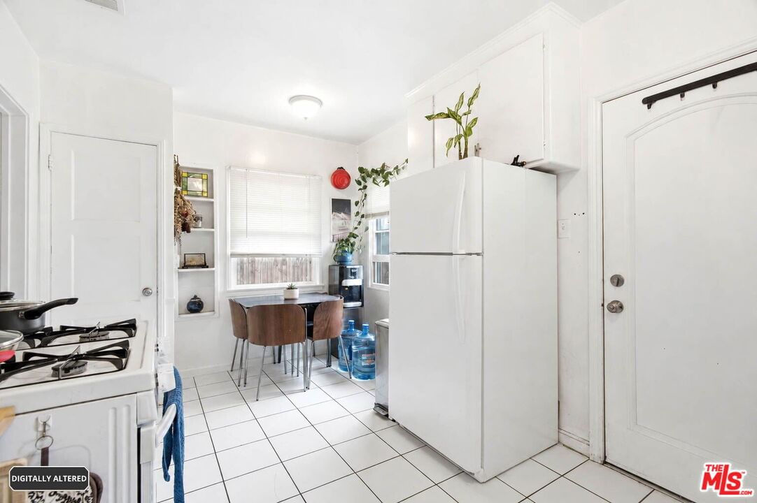Glenoaks photo 30