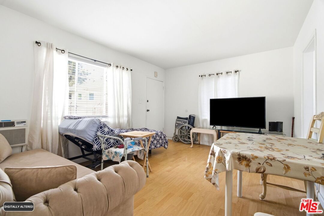 Glenoaks photo 55