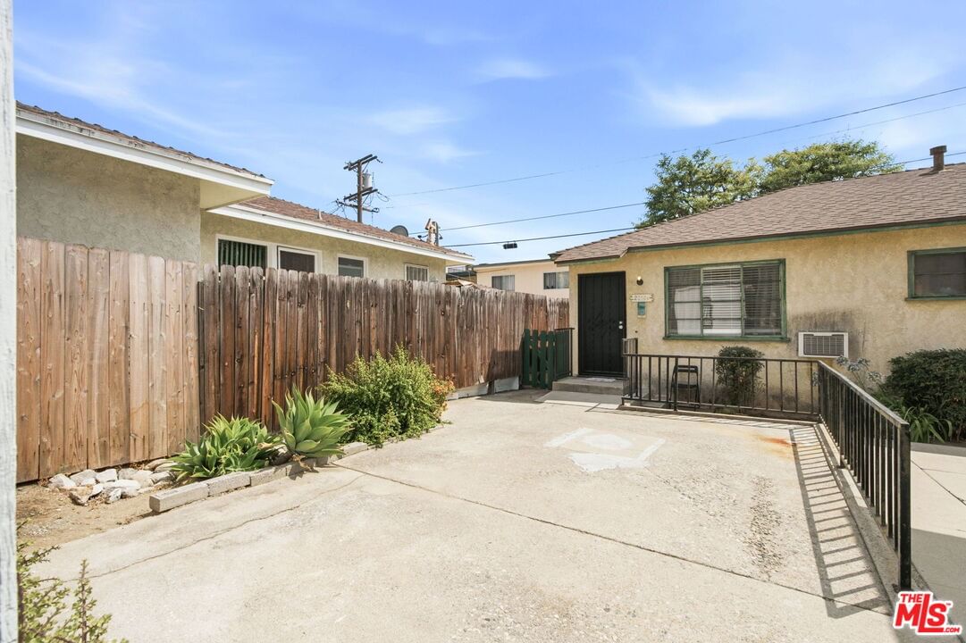 Glenoaks photo 62