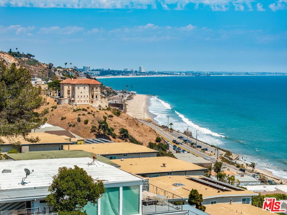 Coastline photo 3