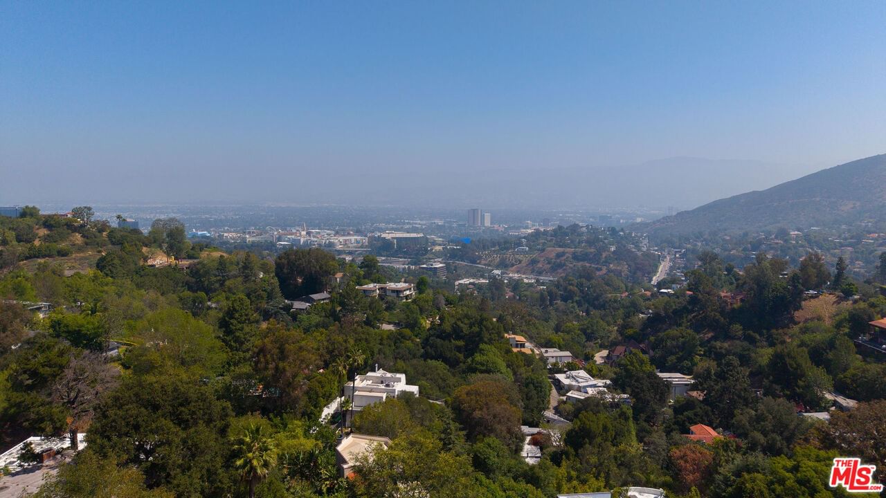 Pacific View photo 47