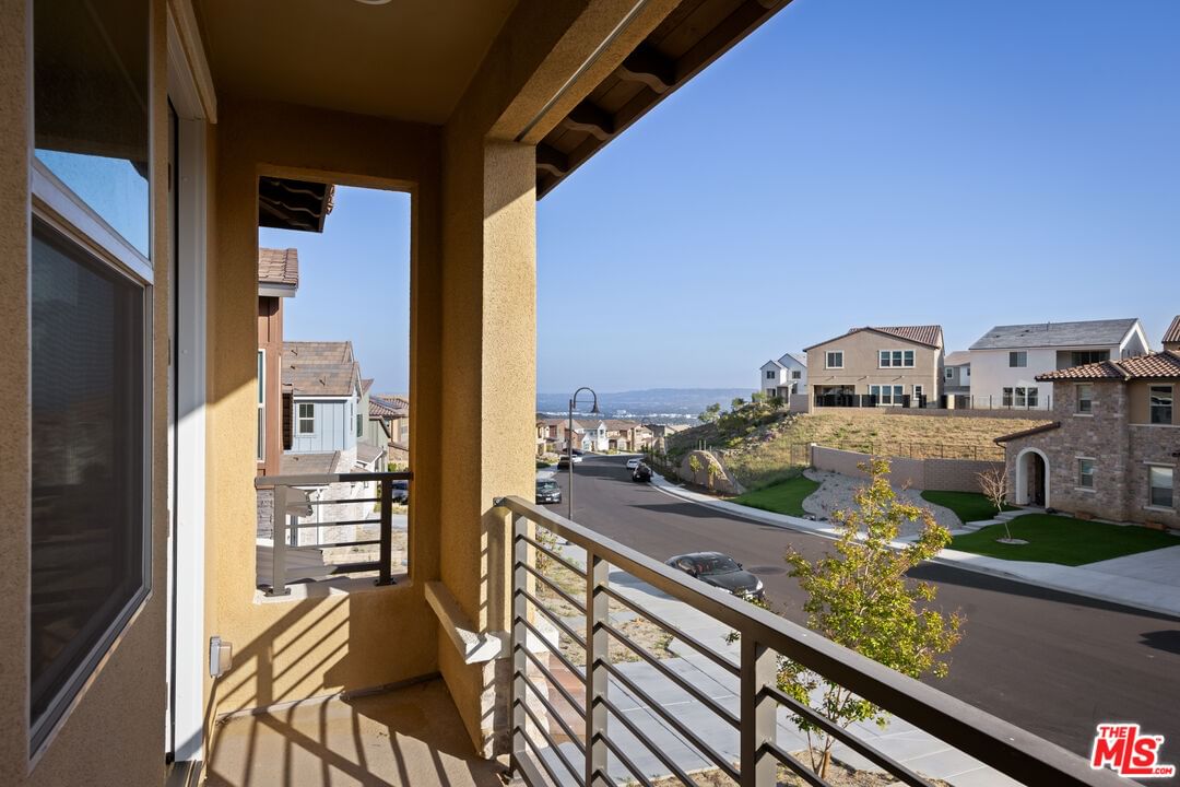 Canoga photo 30