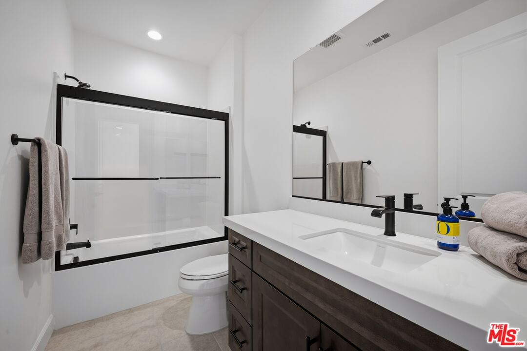 Canoga photo 31