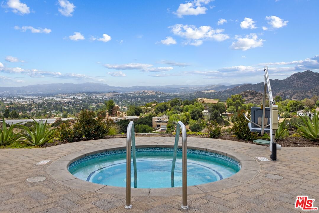 Canoga photo 54