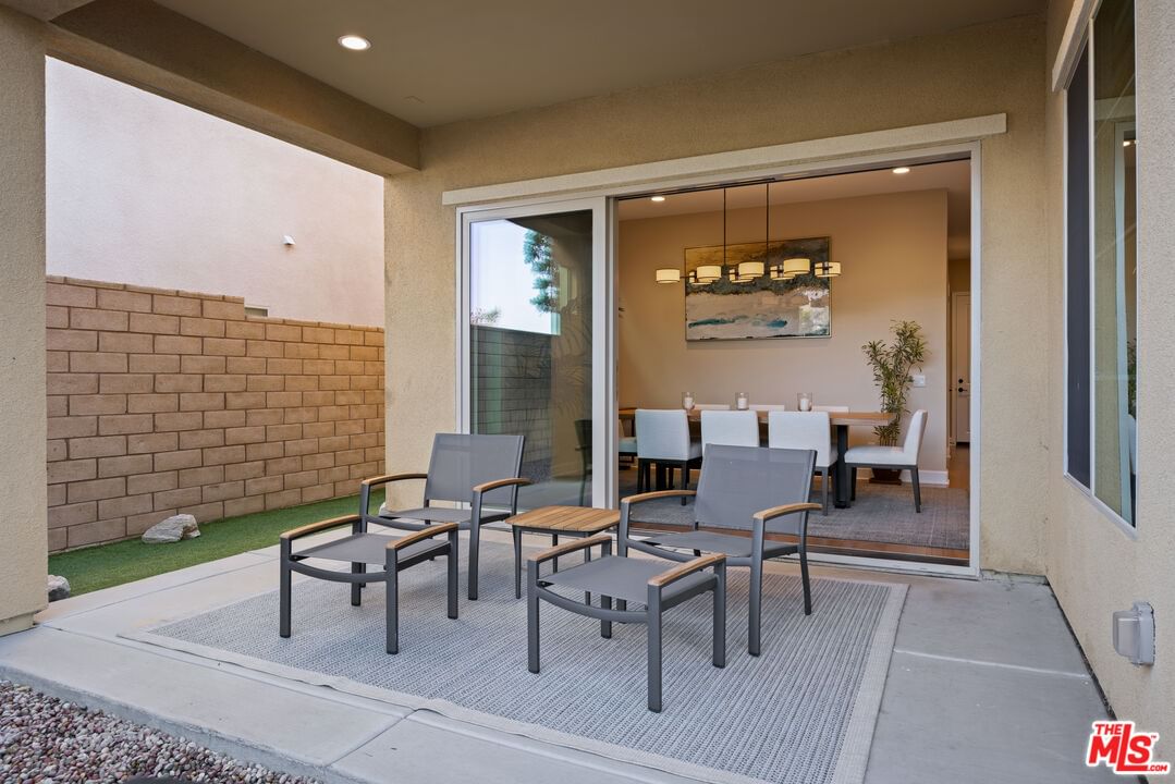 Canoga photo 6
