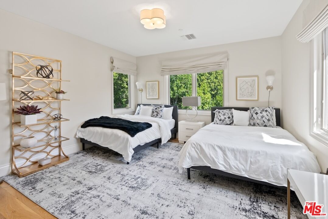 Park South photo 56