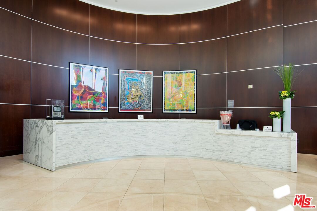 Marina Pointe photo 17