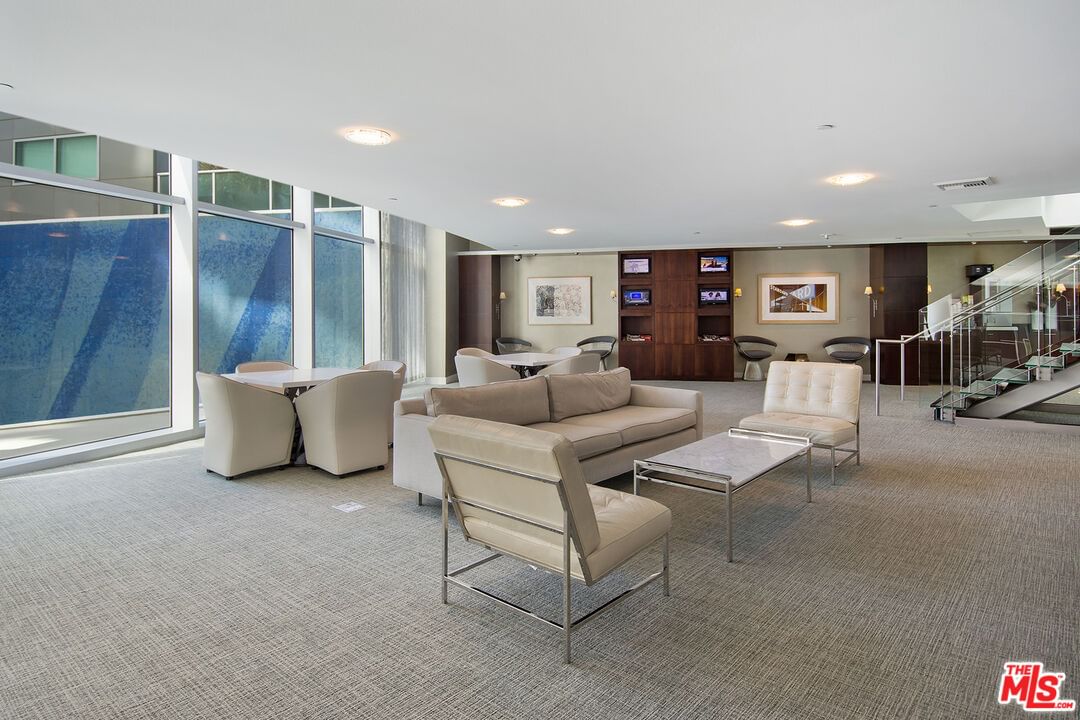 Marina Pointe photo 19