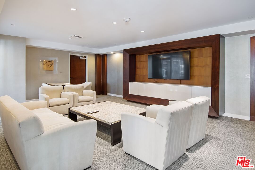 Marina Pointe photo 20