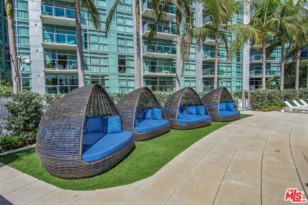 Marina Pointe photo 34