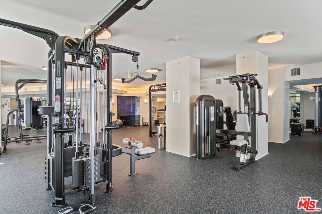 Marina Pointe photo 40