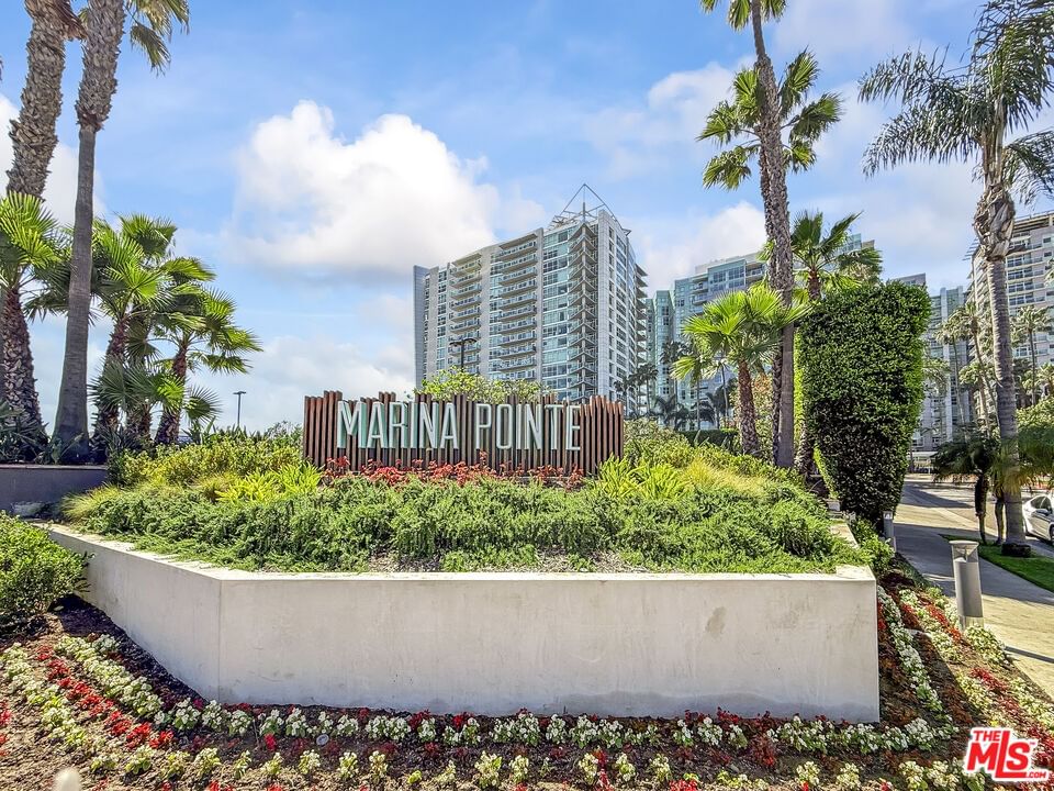 Marina Pointe photo 43