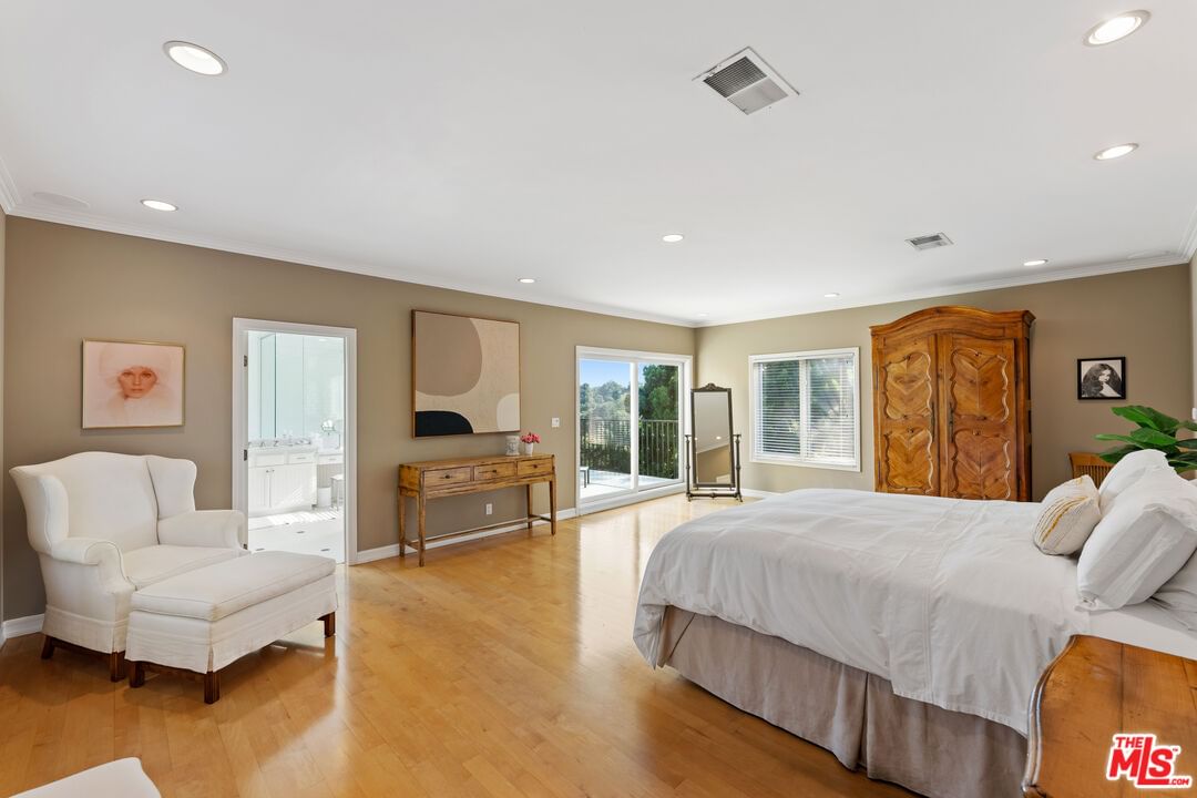 Mulholland photo 13