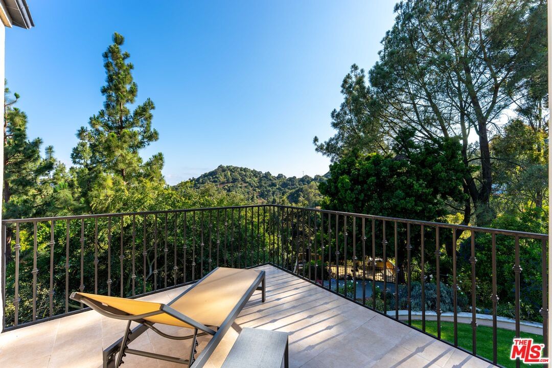 Mulholland photo 19