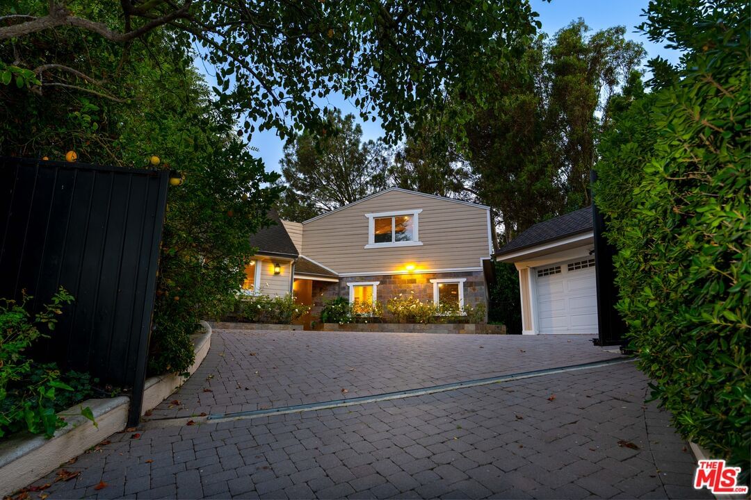 Mulholland photo 3
