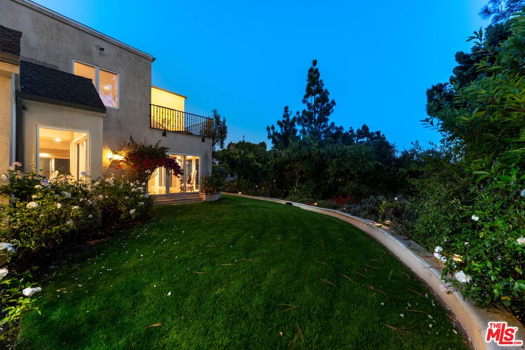 Mulholland photo 33