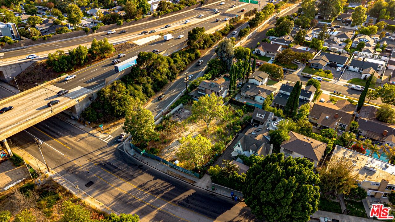 Tujunga photo 13