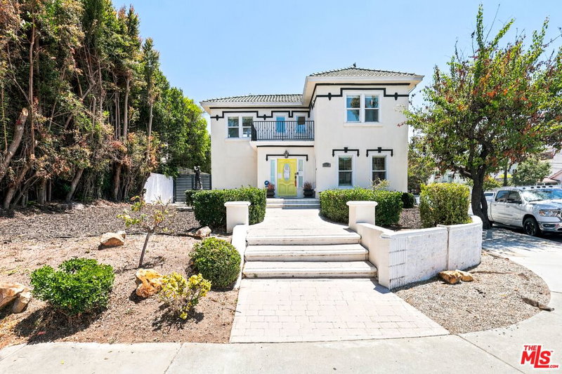 570 Van Ness Ave
