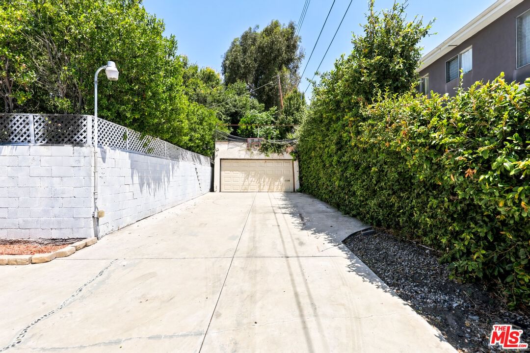 Van Ness photo 31