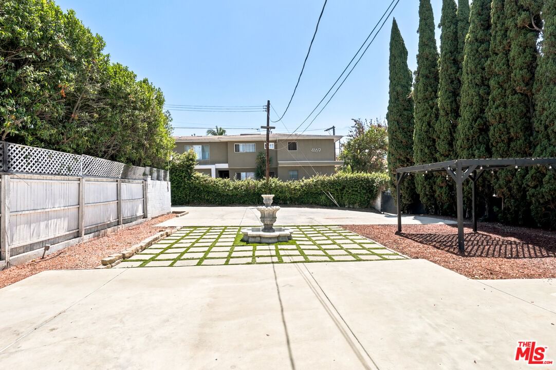 Van Ness photo 33