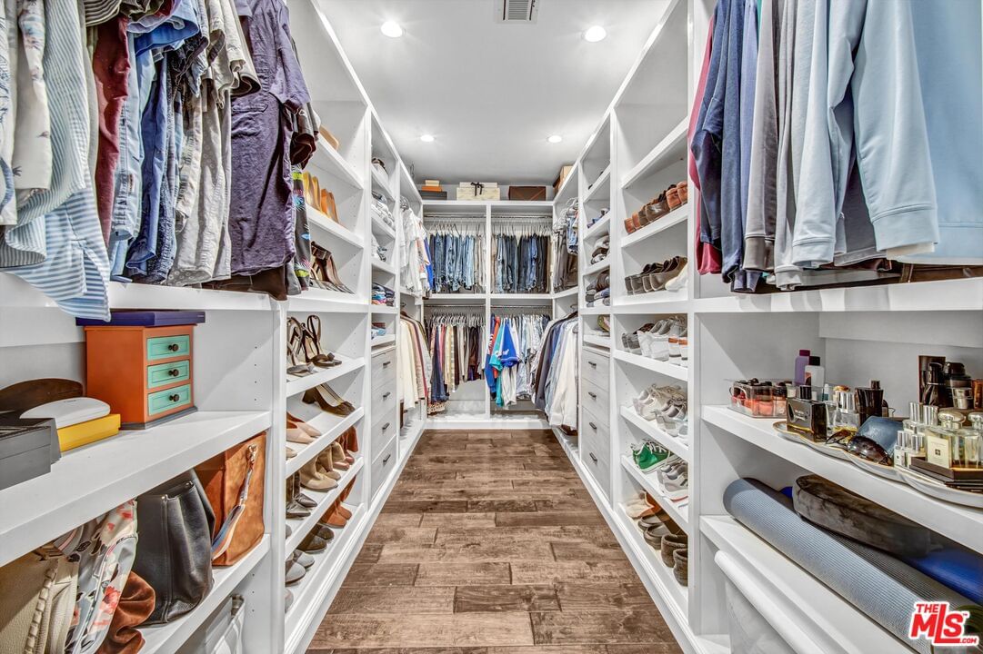 Malone photo 10