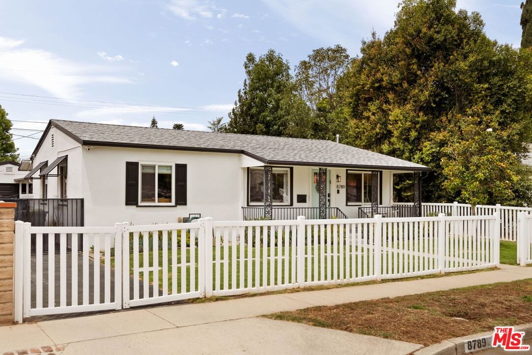 Sylmar photo 26
