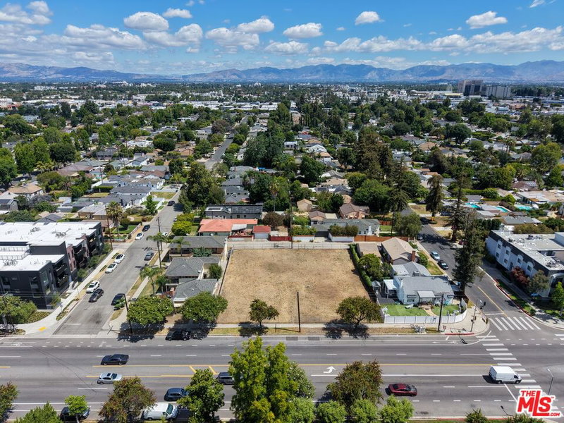 14715 Burbank Blvd