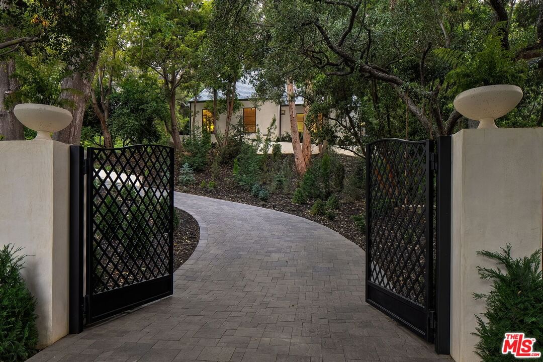 Moraga photo 25