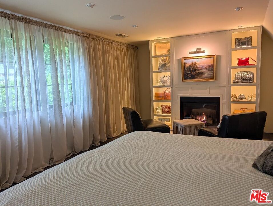 Moraga photo 31