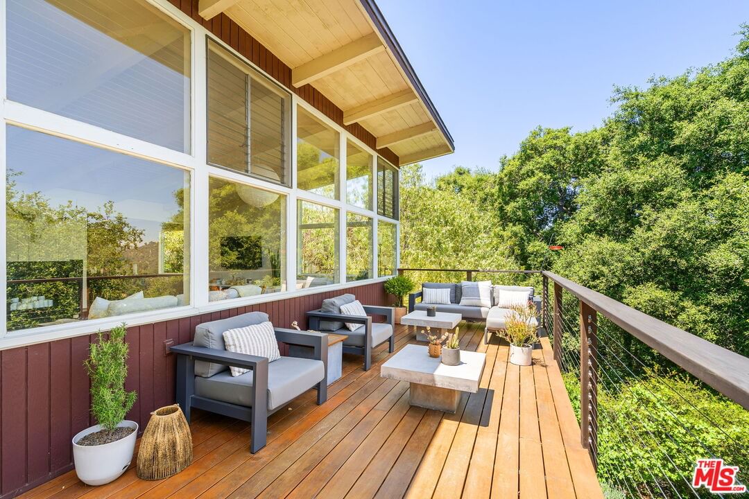Valley View photo 21