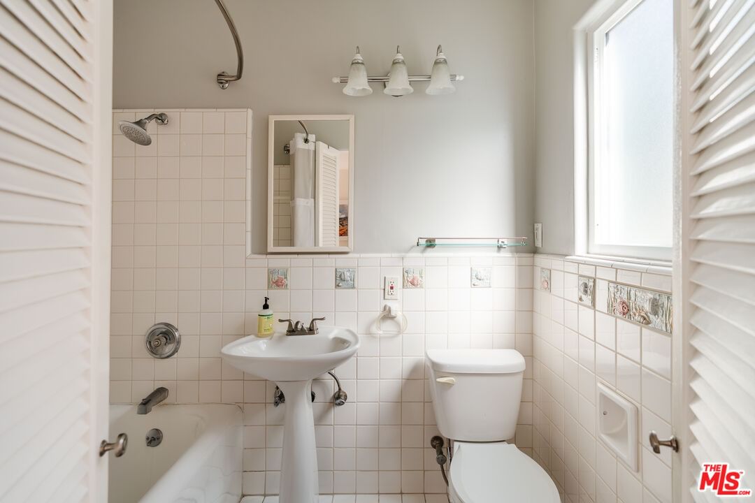 Colgate photo 24