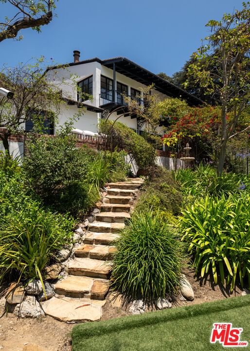 La Brea photo 27