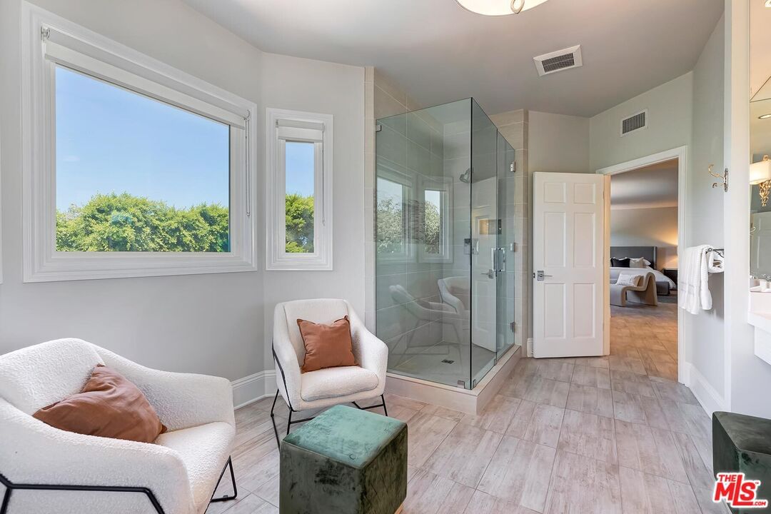 Troost photo 33