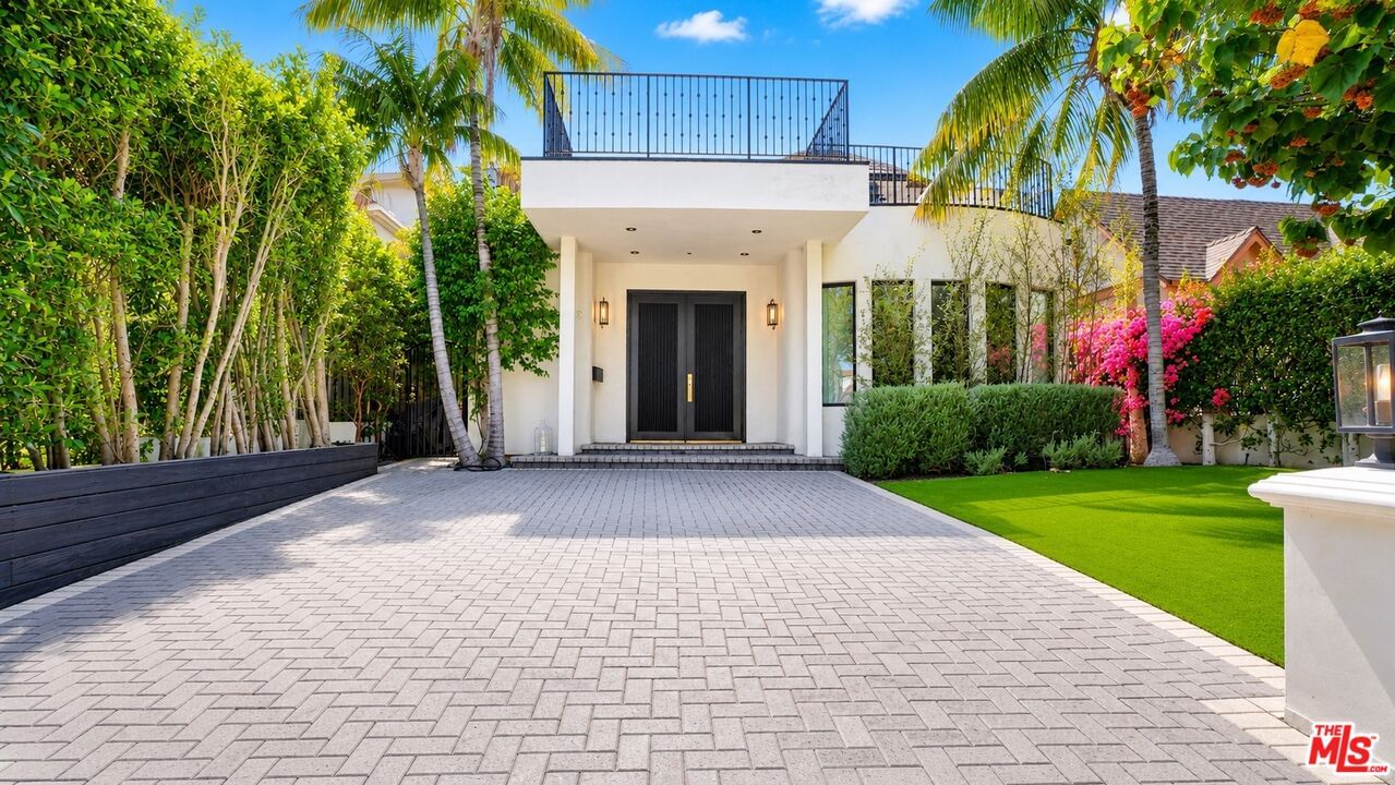 447 Almont Dr