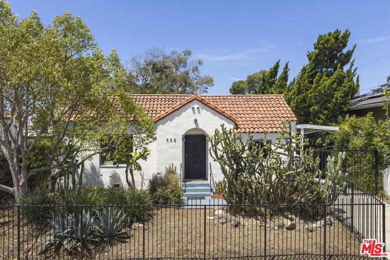 585 Irving Blvd